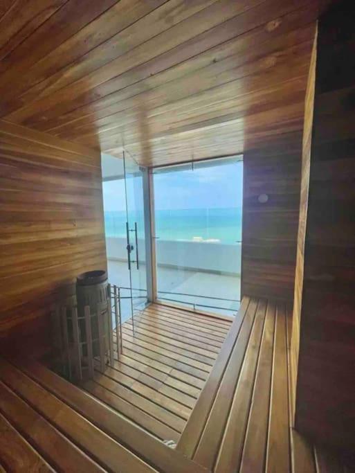 Apartamento Moderno y lujoso con vista al mar Piso 1903 - cerca a ciudad amurallada