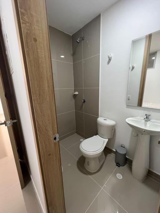 Apartamento Moderno y lujoso con vista al mar Piso 1903 - cerca a ciudad amurallada