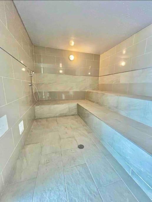 Apartamento Moderno y lujoso con vista al mar Piso 1903 - cerca a ciudad amurallada