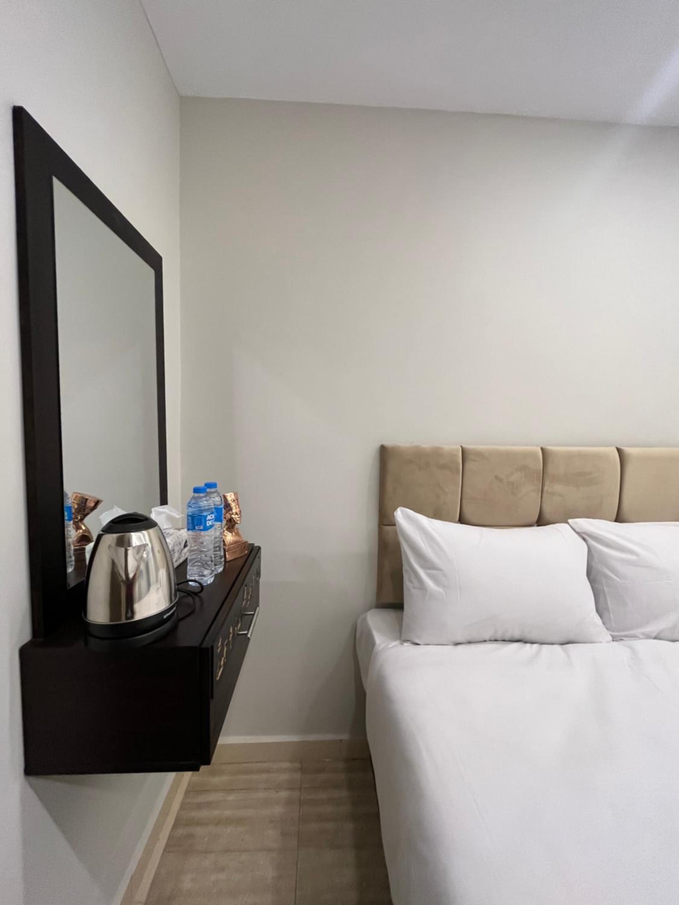 Crowne Pyramids View inn