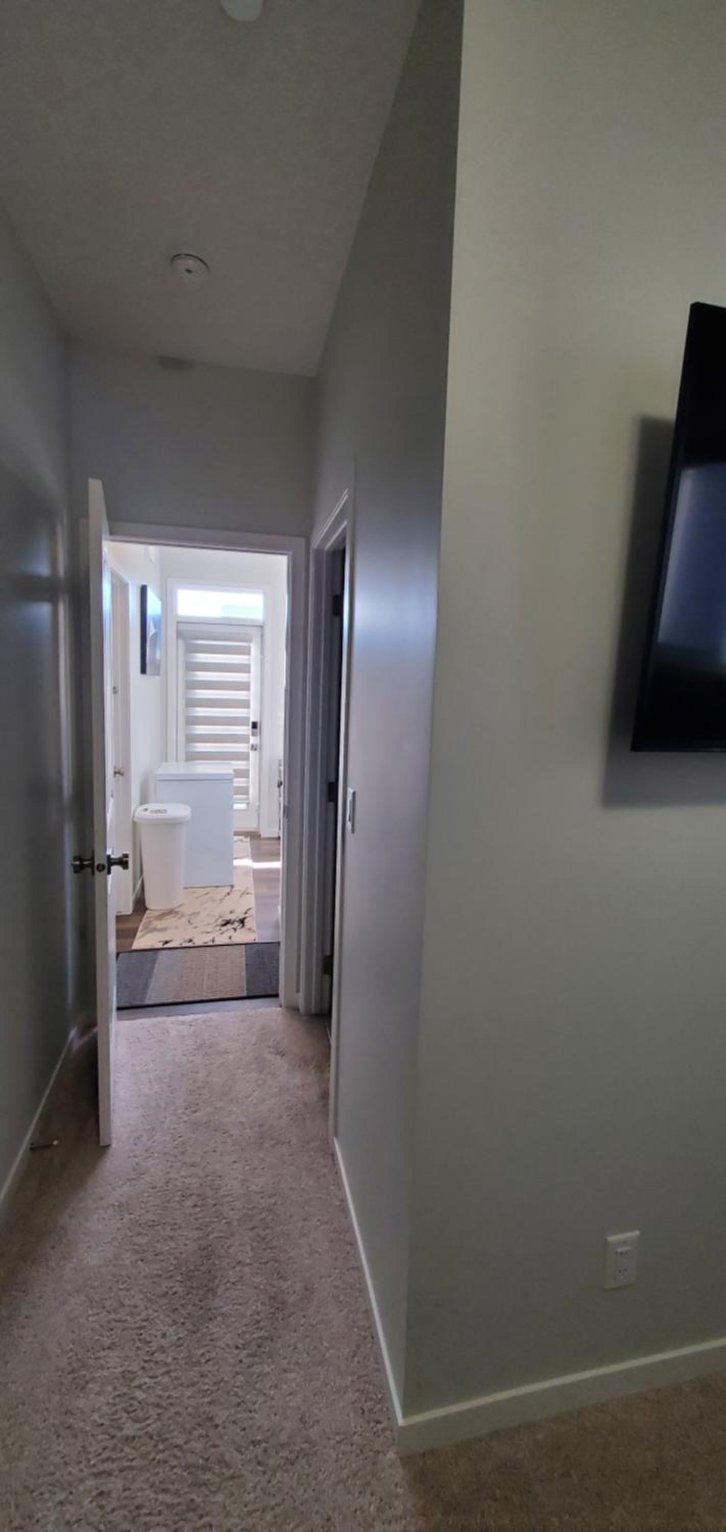Delightful 1-bedroom Private Suite in a New Home