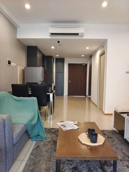 2206 Encorp Marina Elegance suite netflix By STAY photo 5