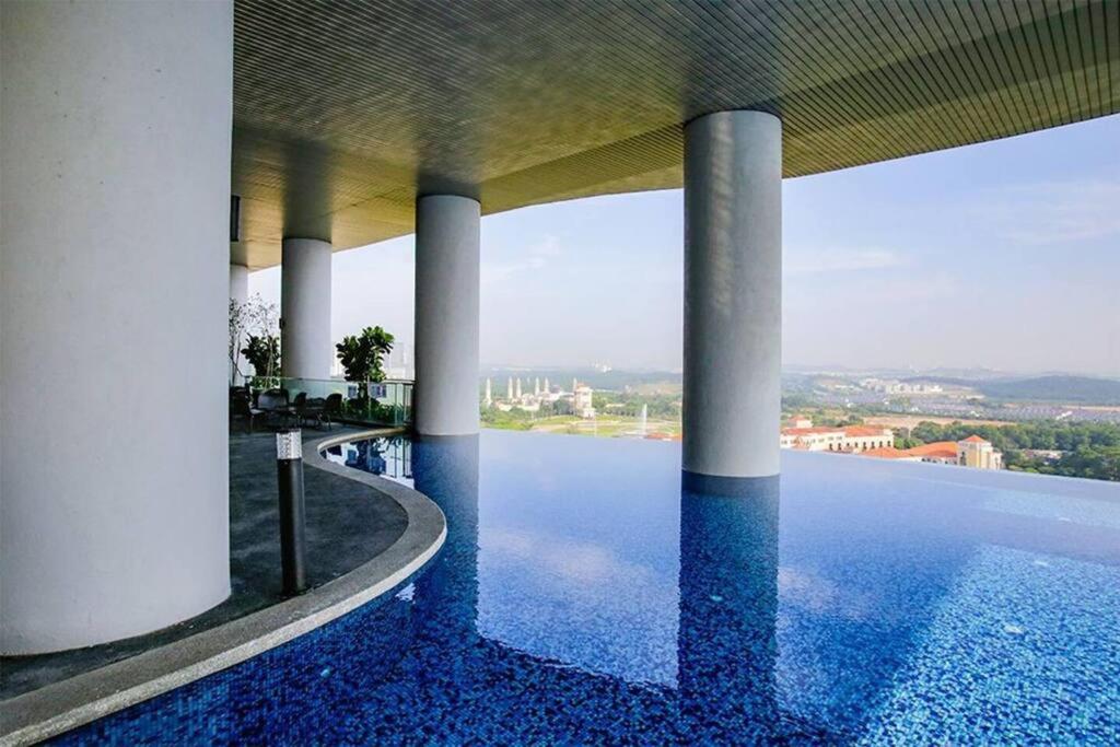 2206 Encorp Marina Elegance suite netflix By STAY photo 2