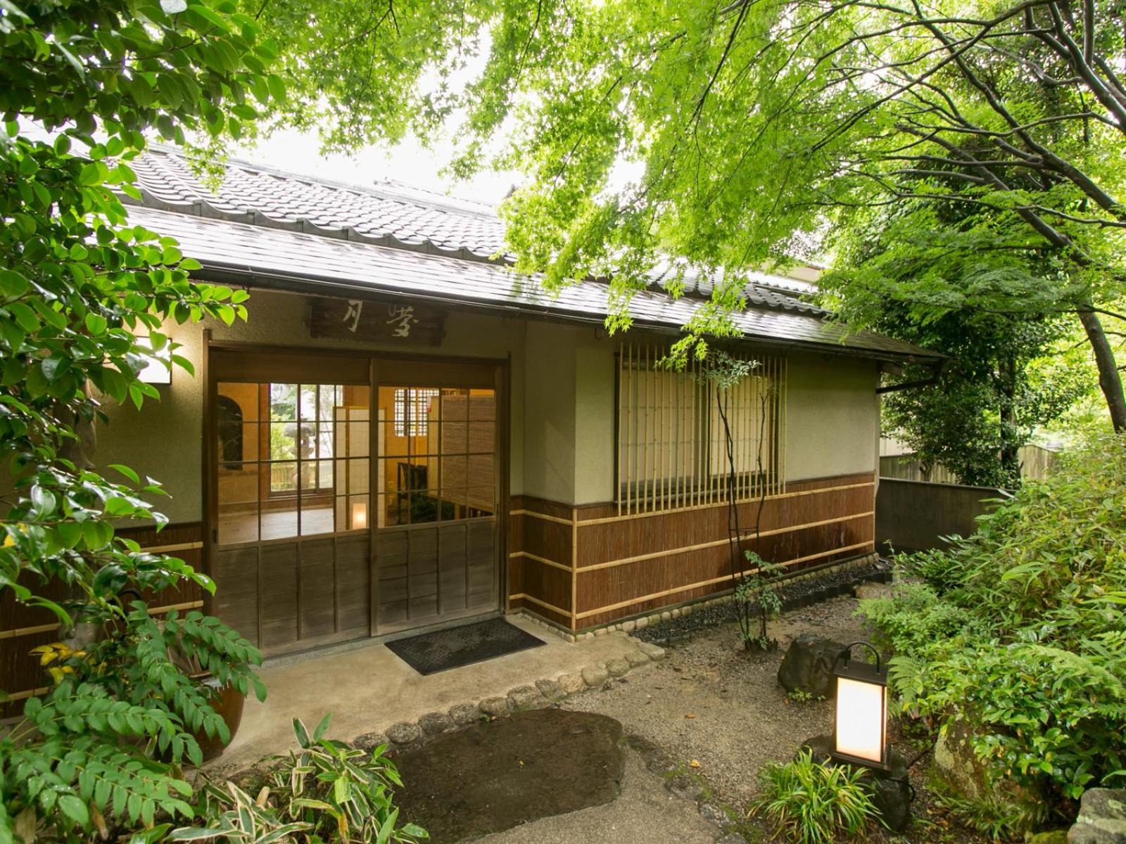 Motoyu Kosenkaku