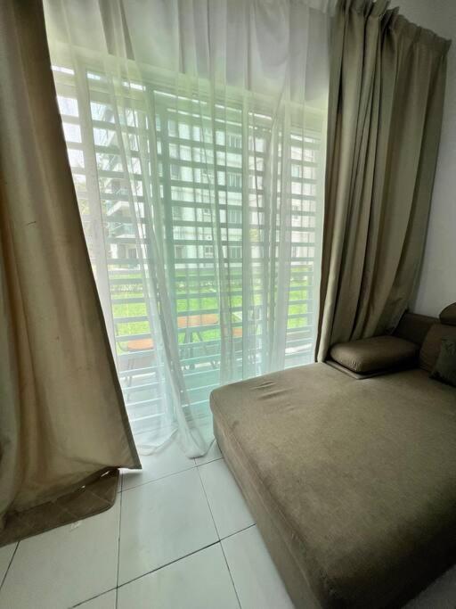 Lily King (modern and comfy) photo 6