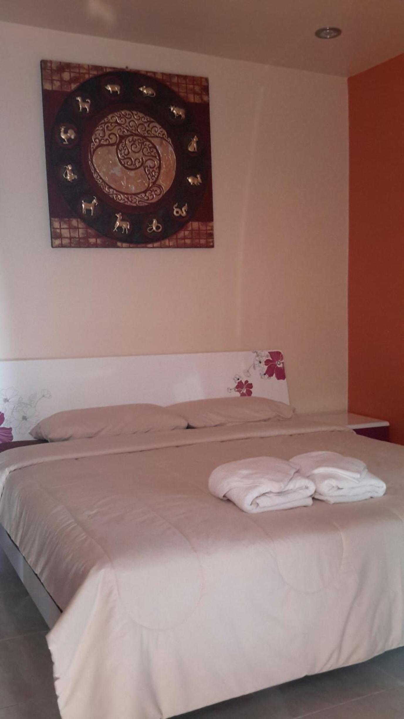 Donchai House Guest House& Cafe