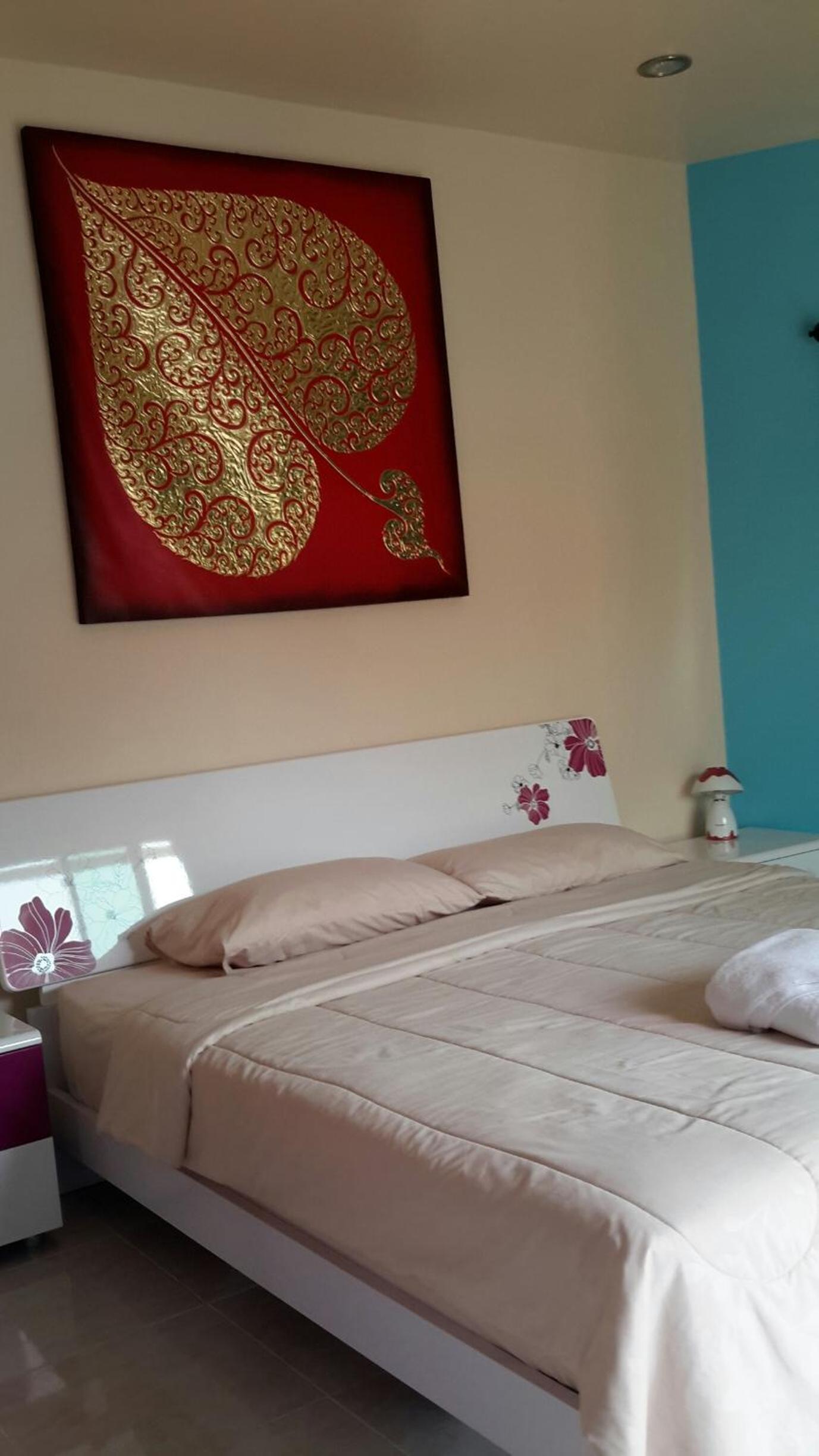 Donchai House Guest House& Cafe