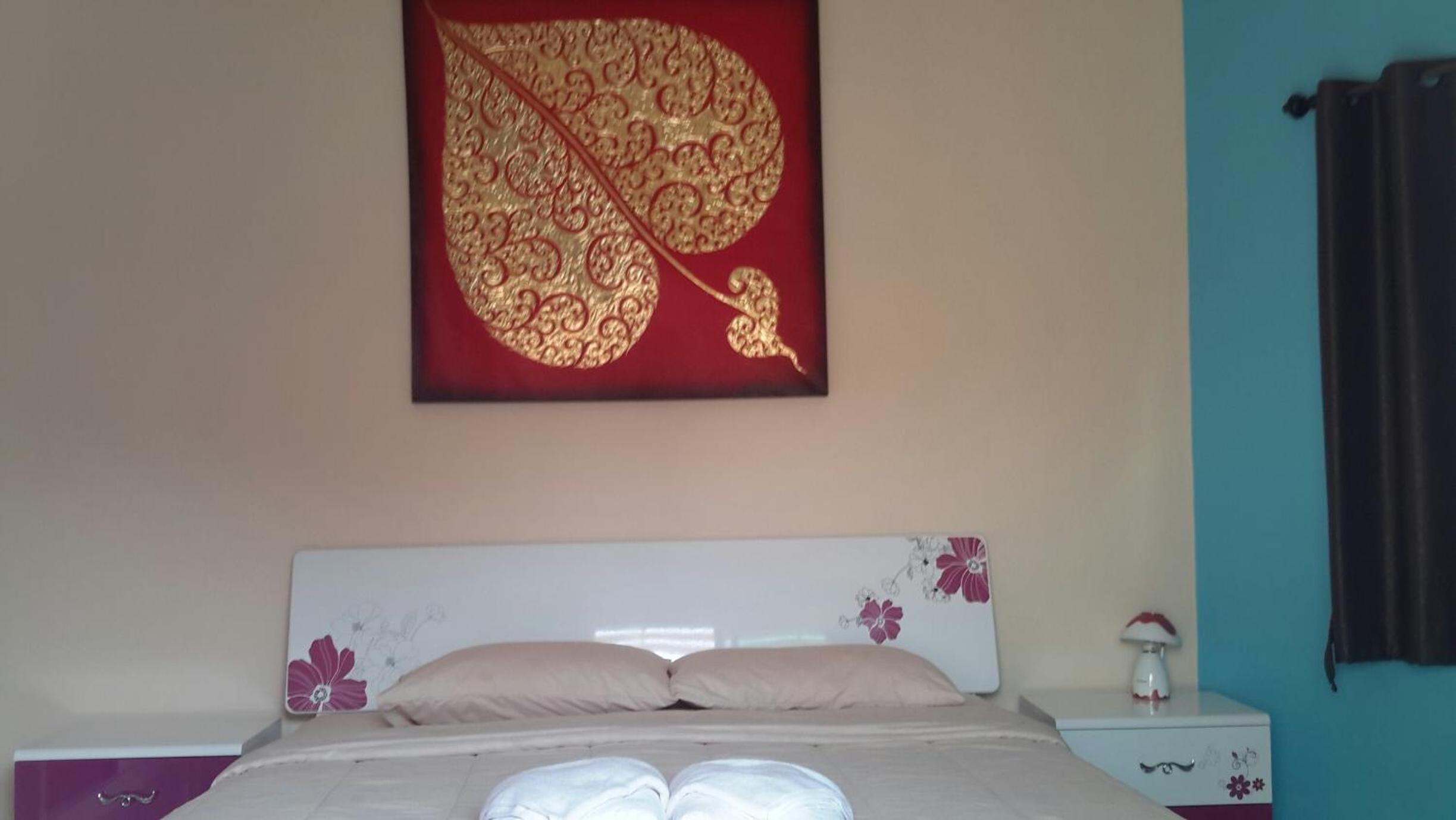 Donchai House Guest House& Cafe