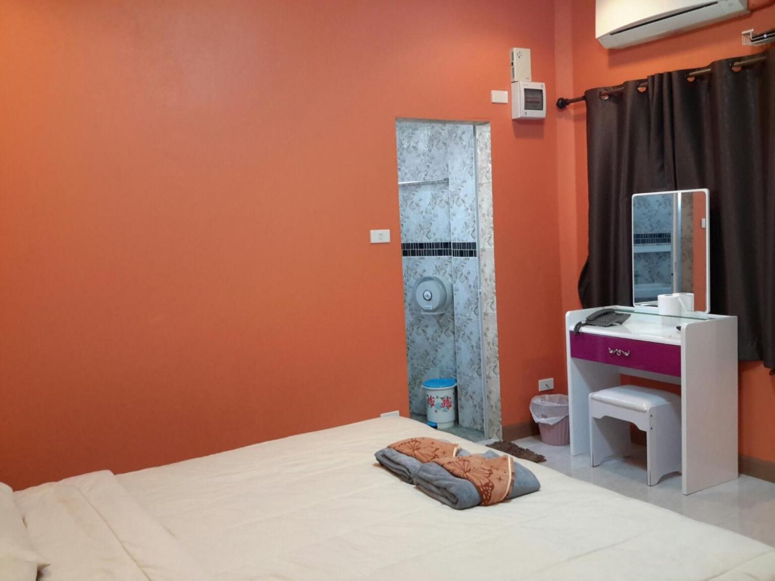 Donchai House Guest House& Cafe