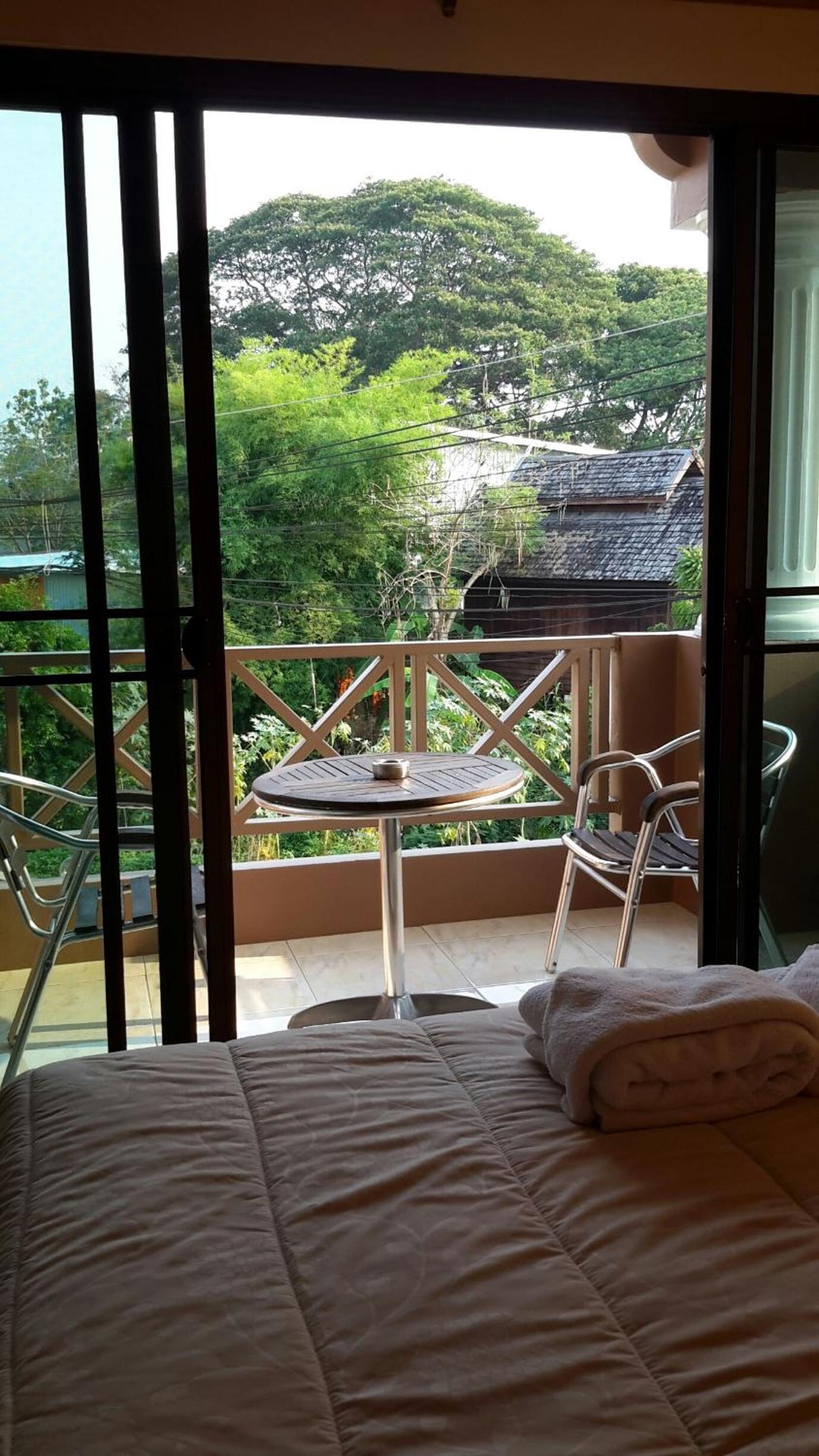 Donchai House Guest House& Cafe