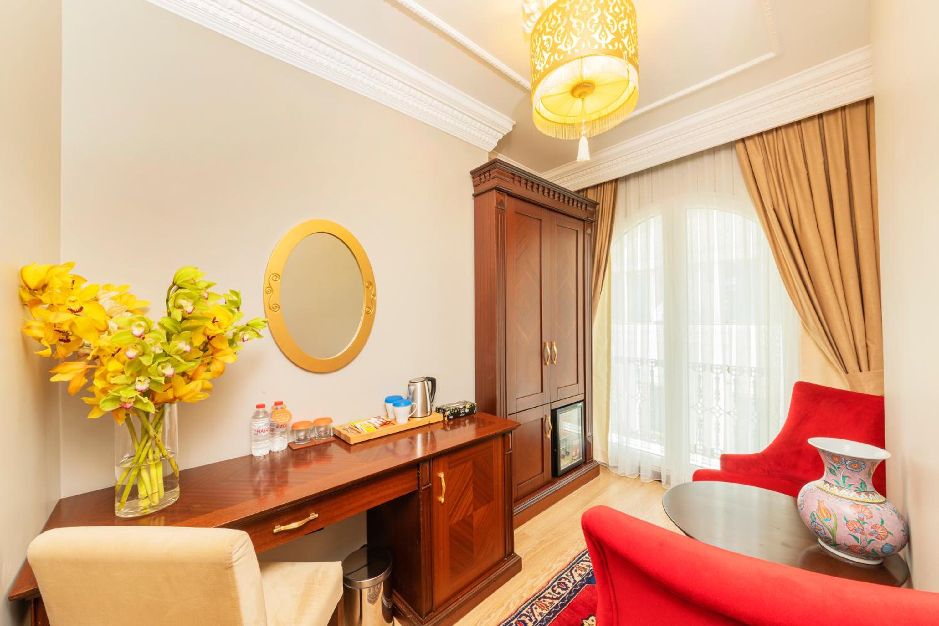 The Magnaura Palace Oteli - Image 37