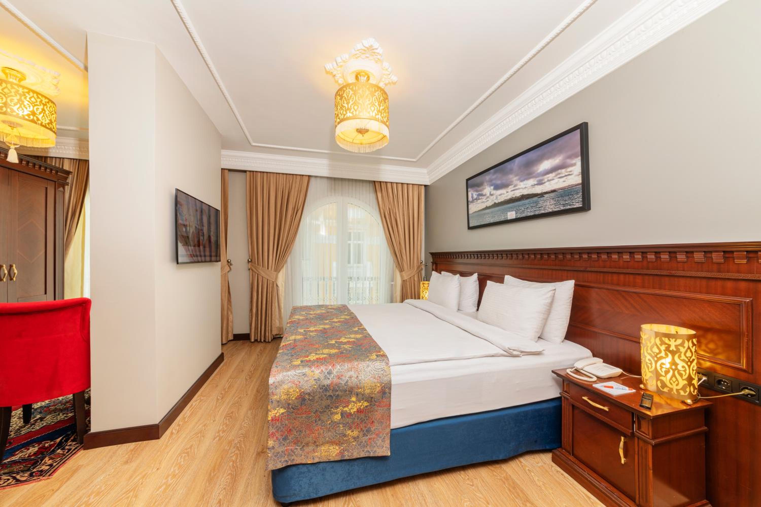 The Magnaura Palace Oteli - Image 36