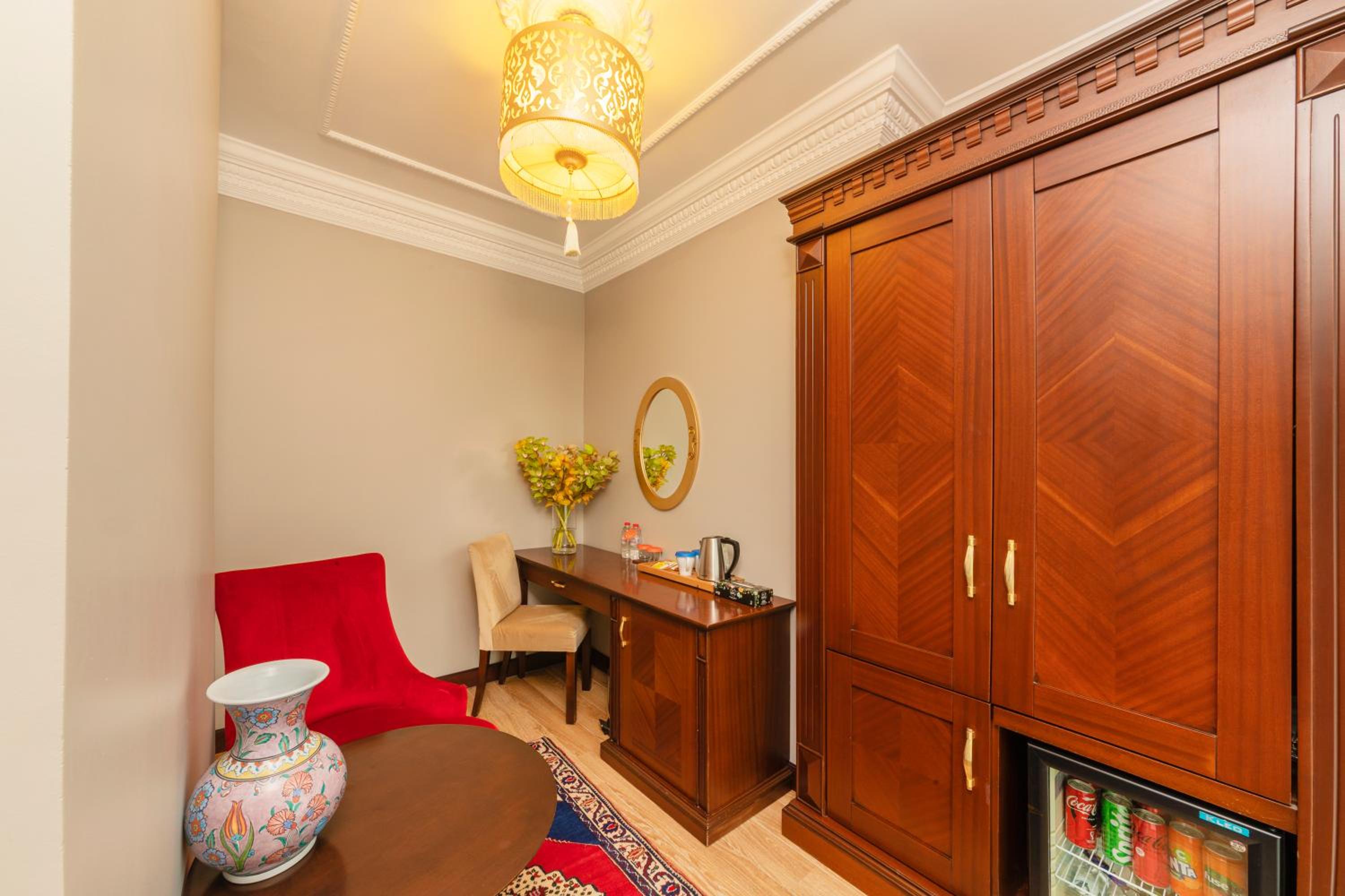 The Magnaura Palace Oteli - Image 38