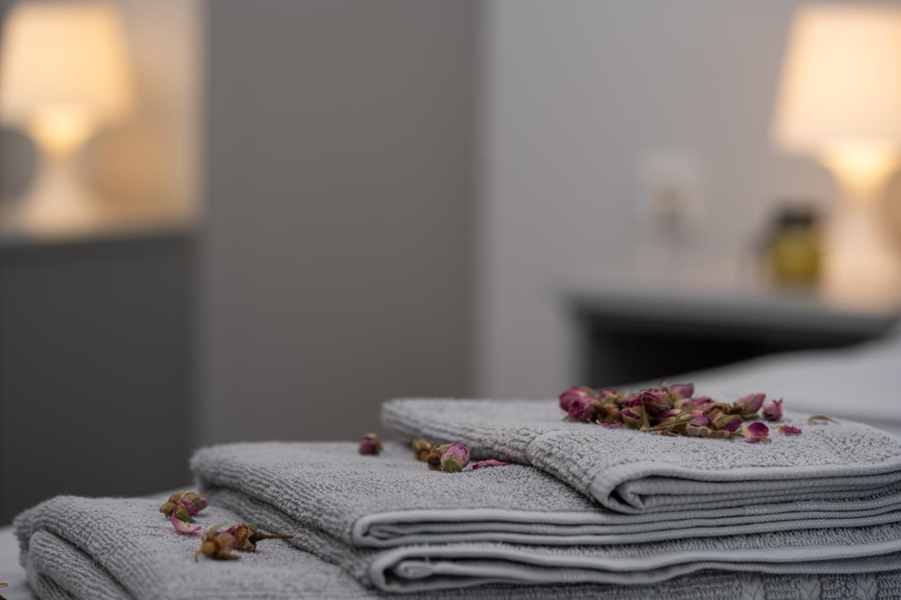 Rose Erela en Antalya — bathroom