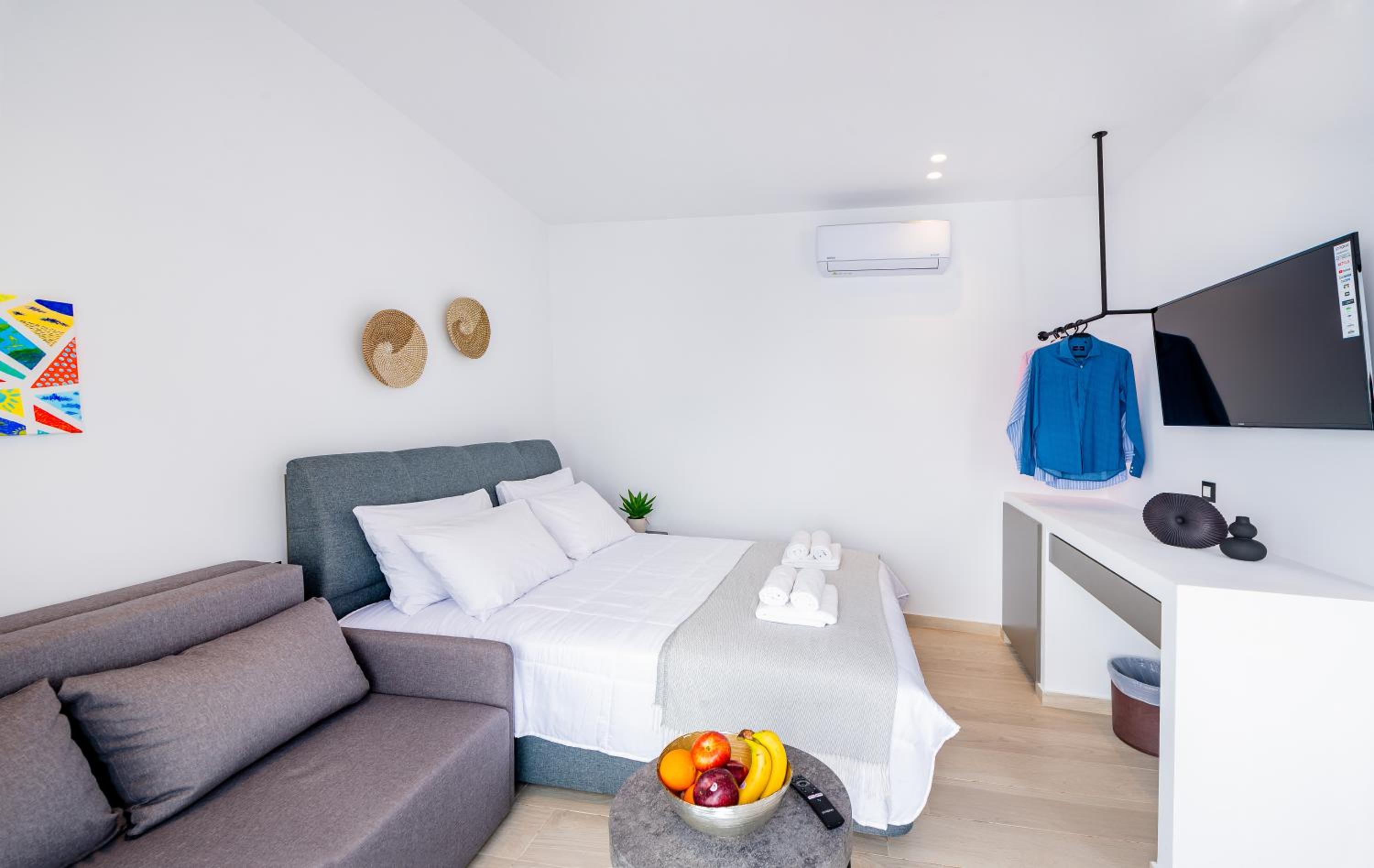 Sunwaves Beach studio I en Ialyssos — bedroom