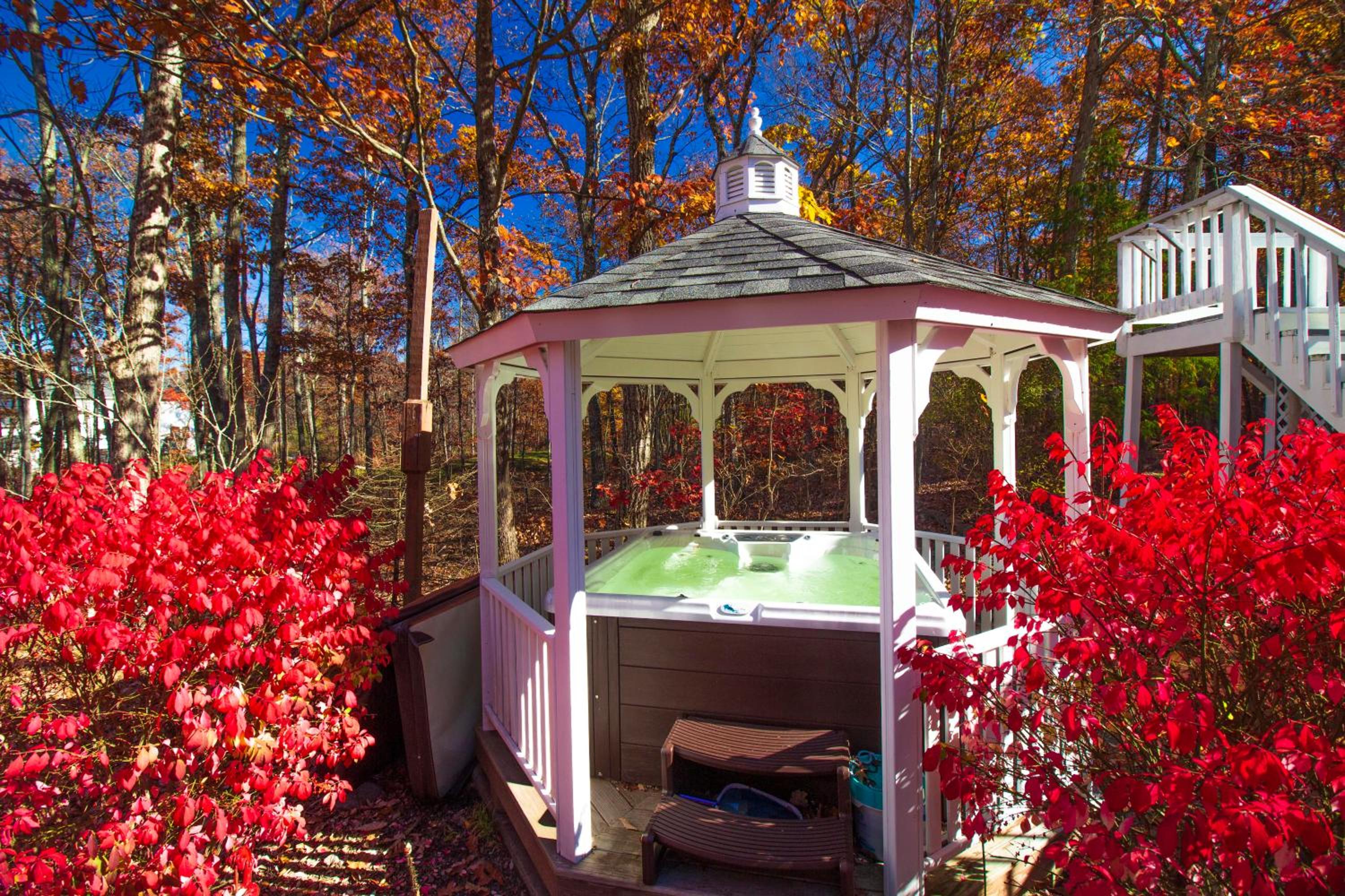 Stunning Poconos Villa- Hot Tub, Pool, Game Room, BBQ & more view 2