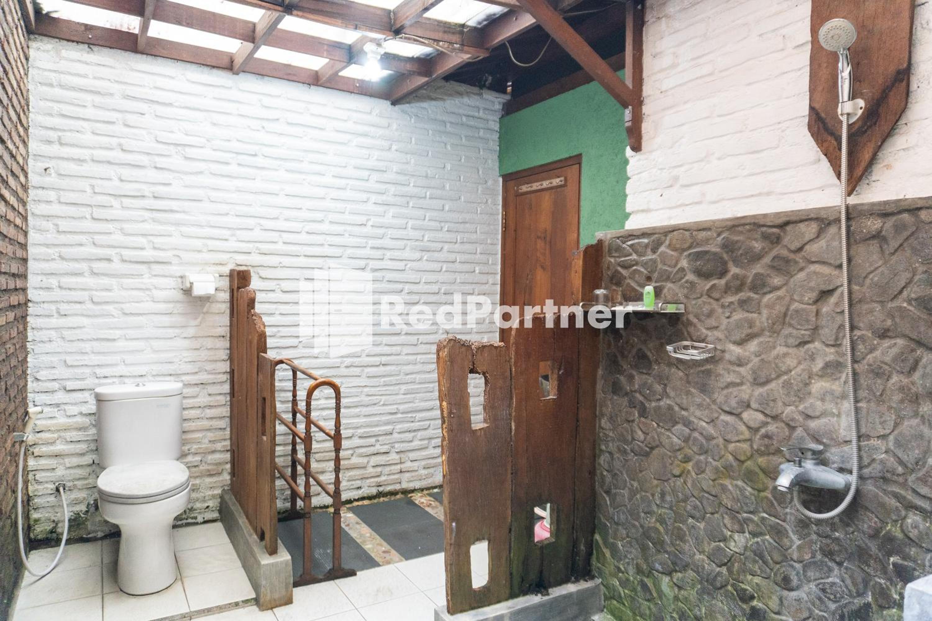 Javenir Hotel Tawangmangu Mitra RedDoorz