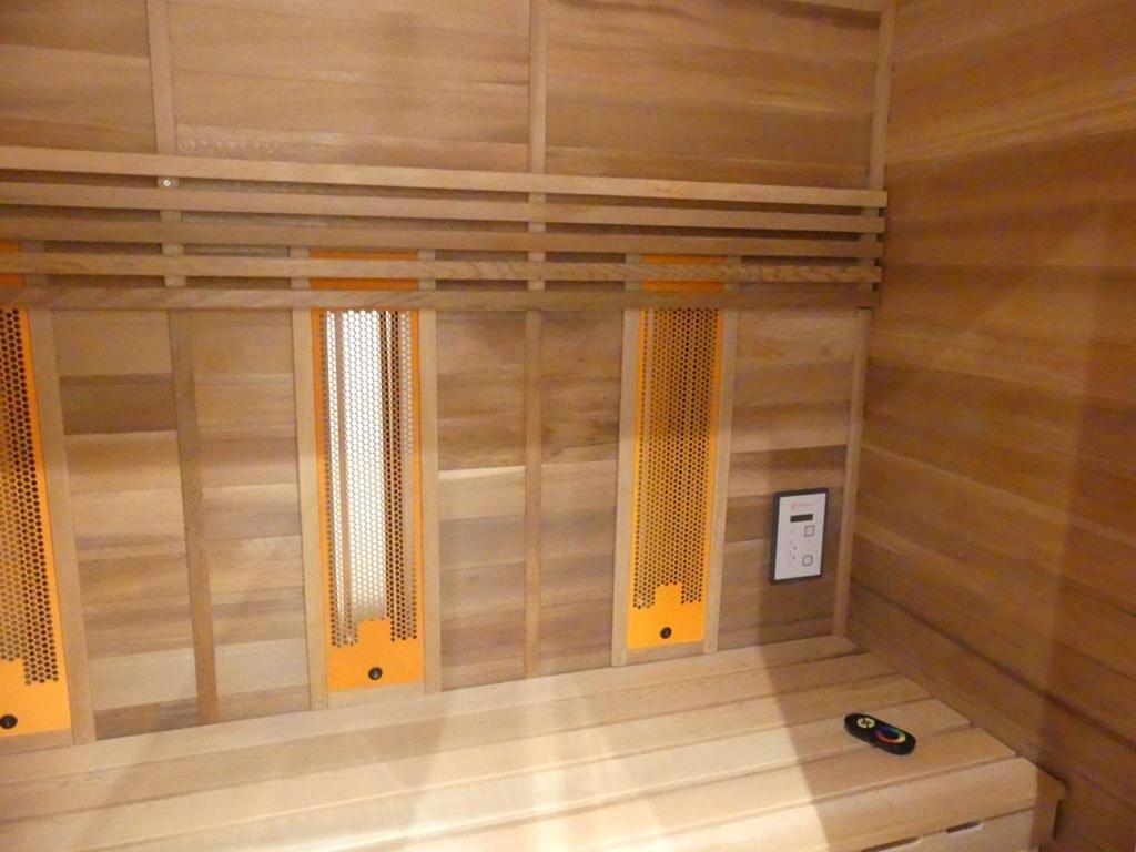 Liebeskind 01, strandnahe FeWo in Binz mit Schwimmbad im Haus