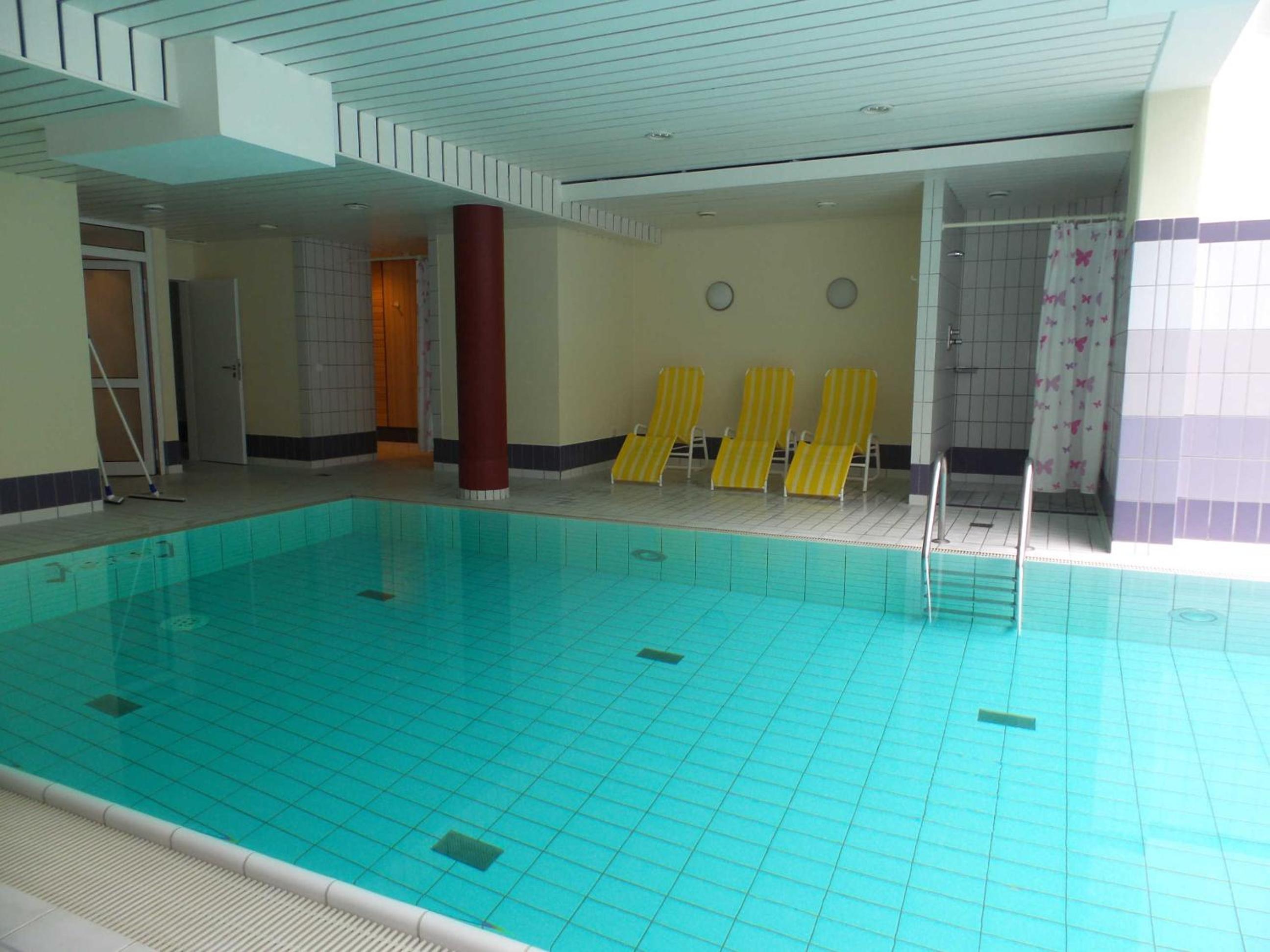 strandnahe FeWo mit Schwimmbad im Haus, a cappella 68,Binz