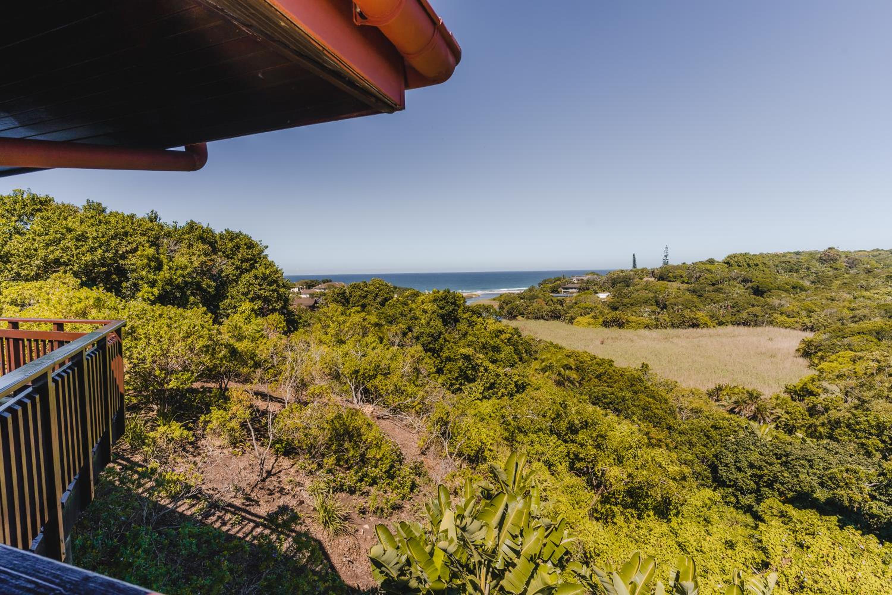 Private eco-estate with sweeping ocean views No Load shedding totally off-grid property view 5