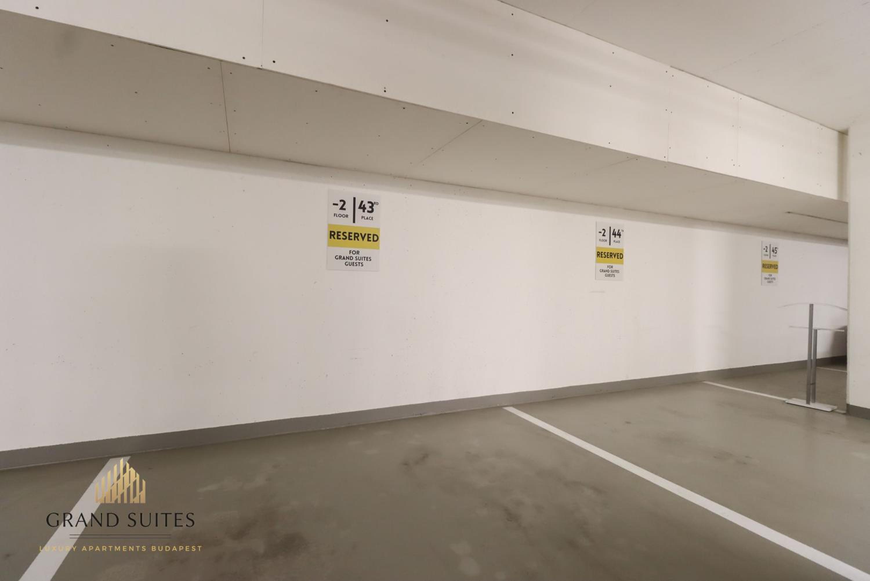 Grand Suites Central
