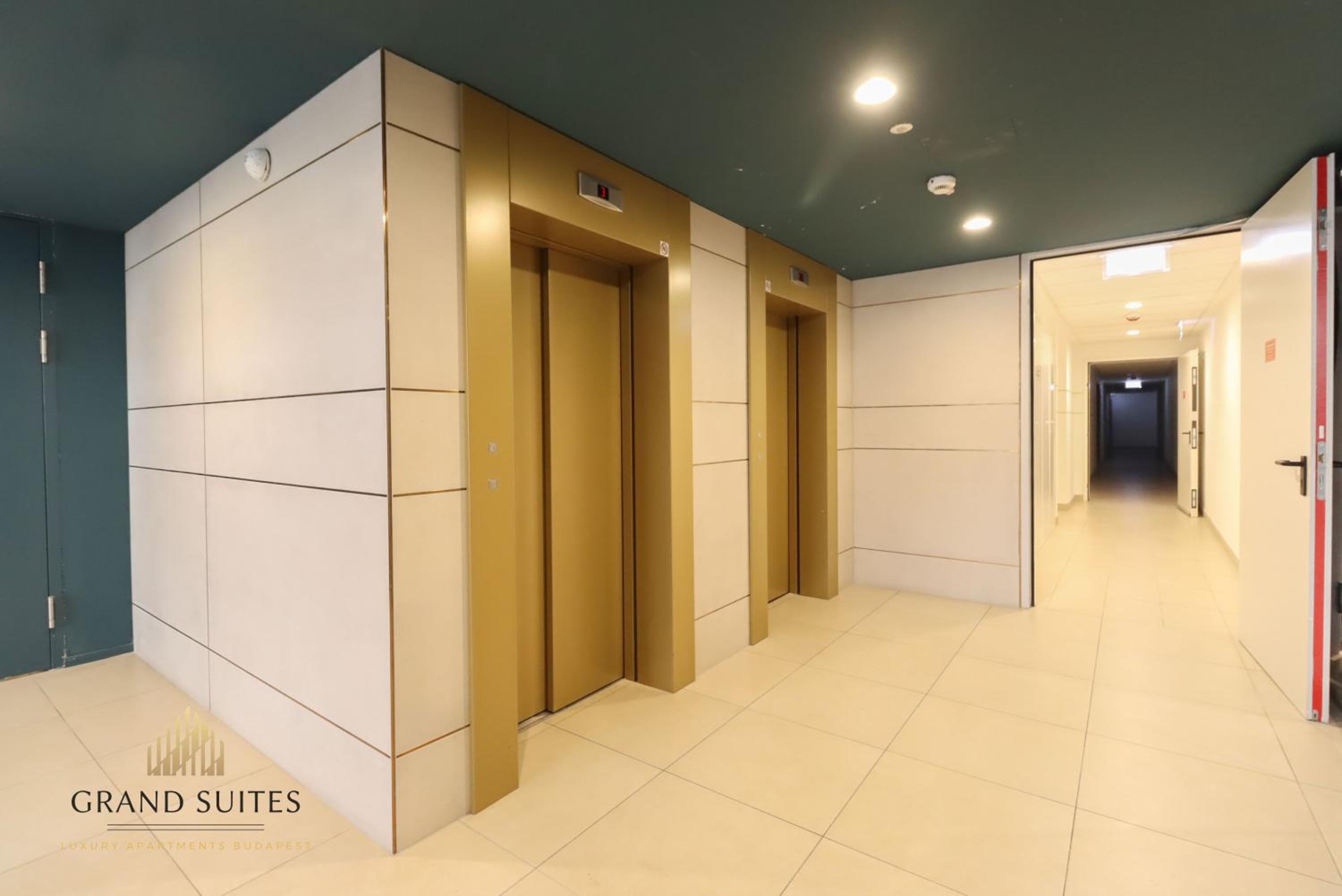 Grand Suites Central