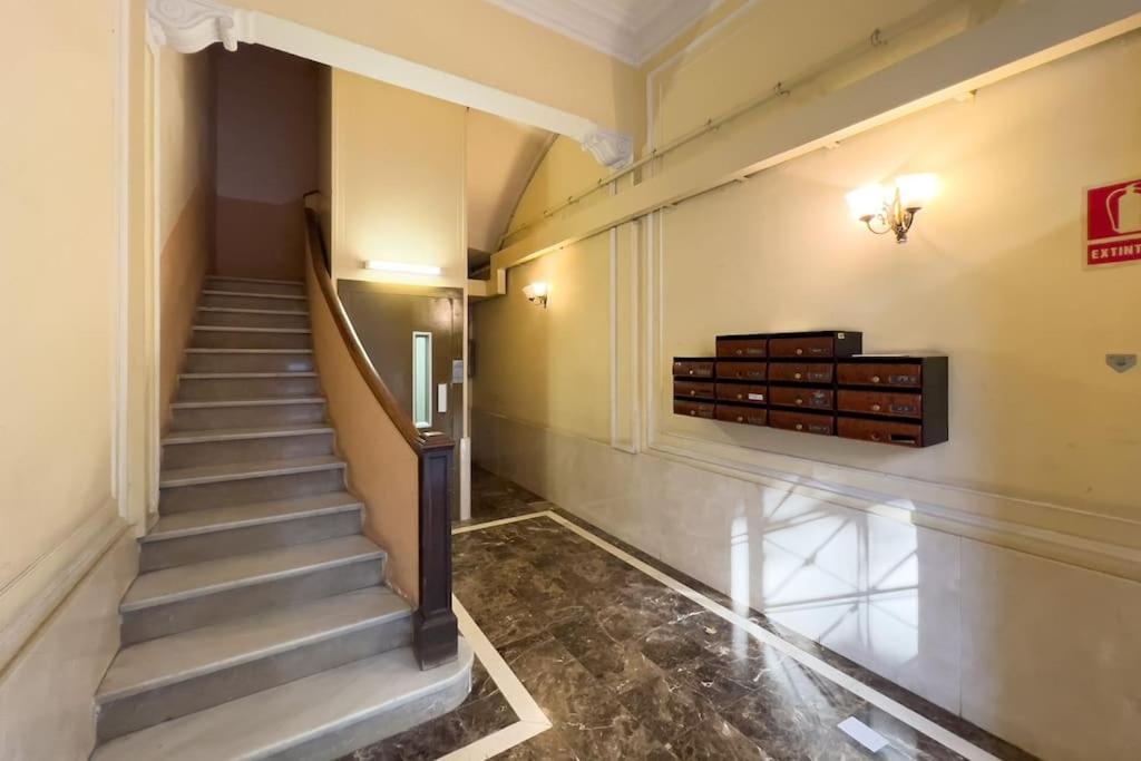 BeBarceloner Eixample Apartments - 3 bedrooms