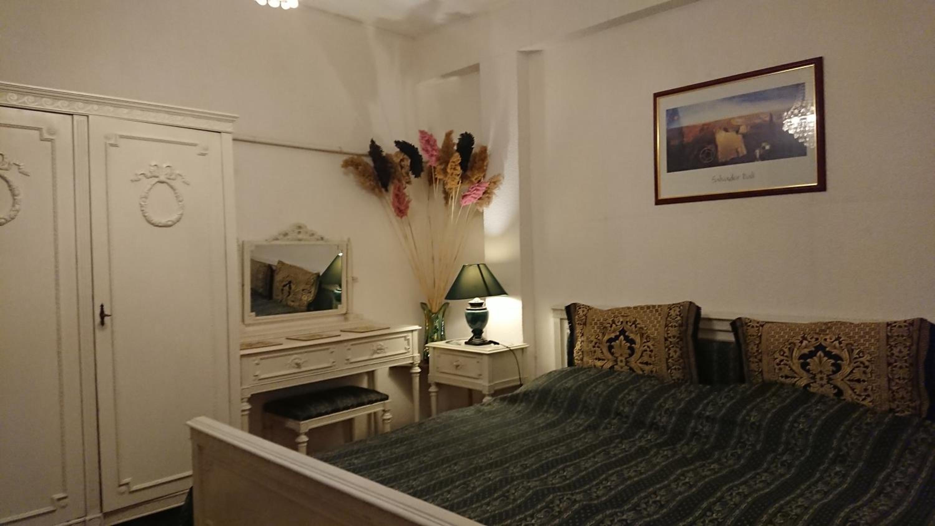 One Bedroom Apartment French Embassy view 4