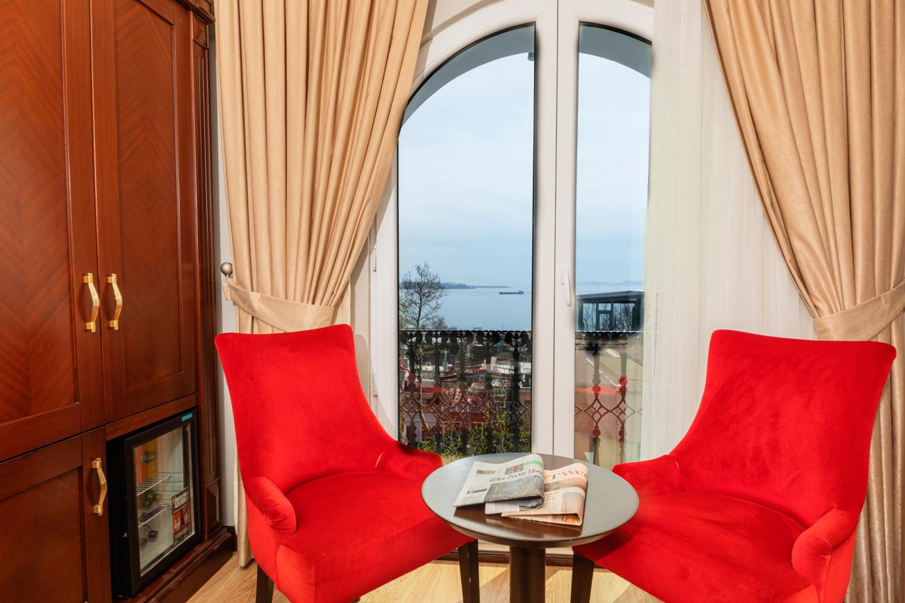 The Magnaura Palace Oteli - Image 27