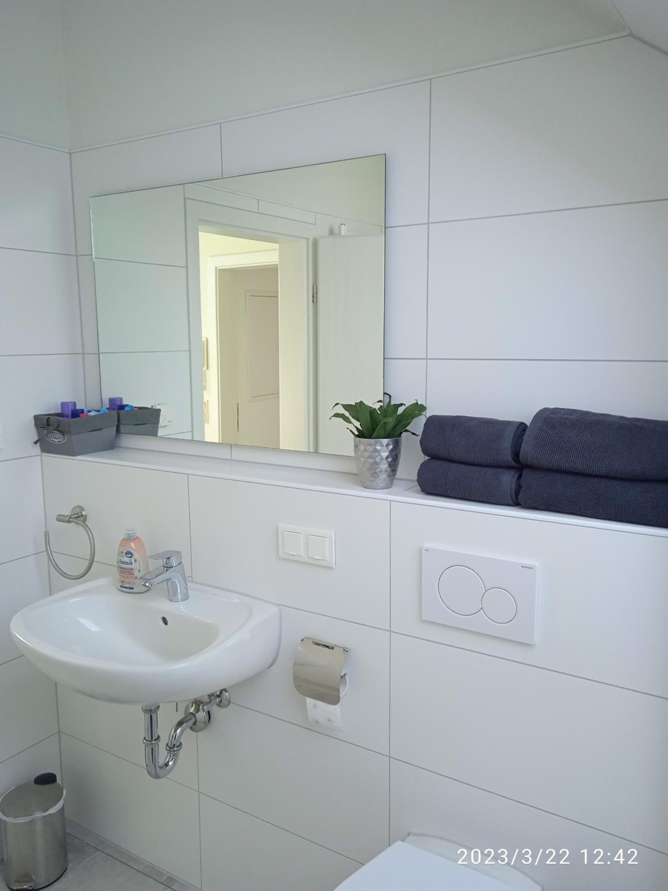 Zimmer Frei 3 view 2
