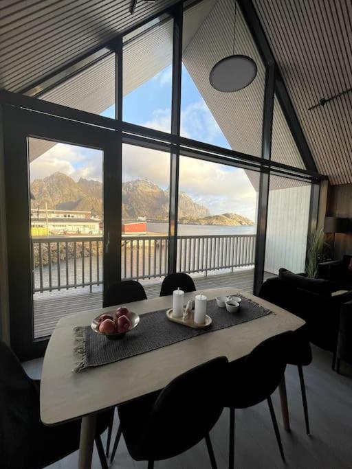 Rorbuleilighet i toppetasjen i Henningsvær