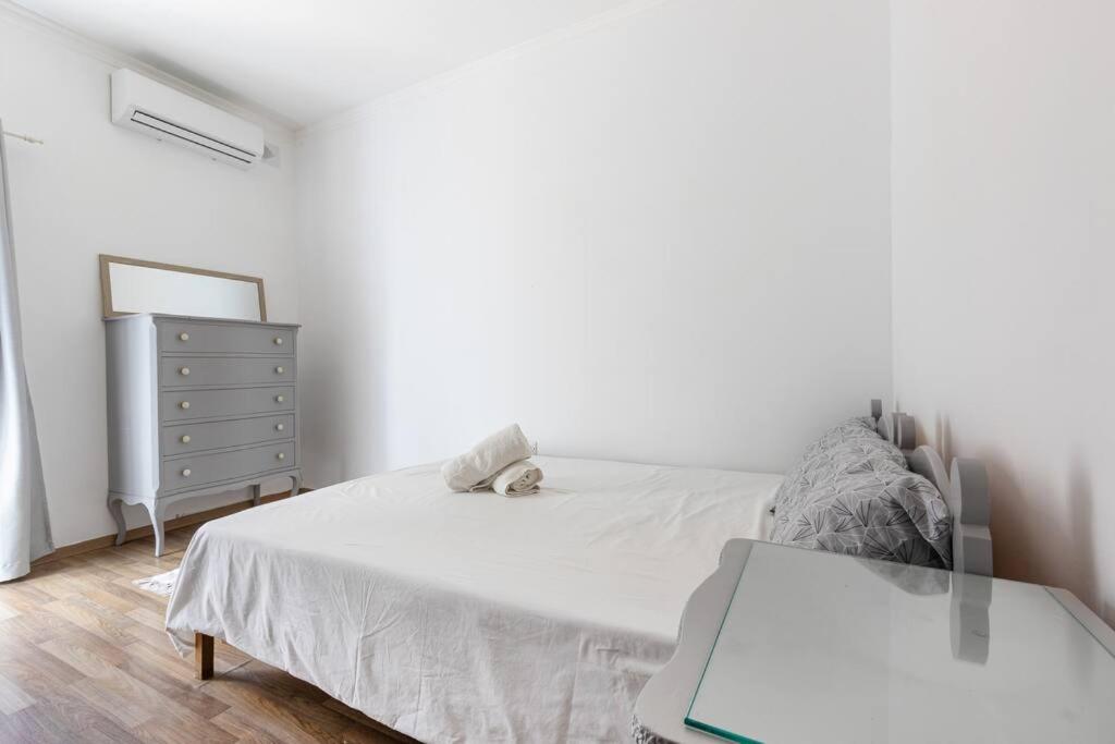 Spacious 3 Bedroom, 2 bathroom, Apt in Sliema view 2