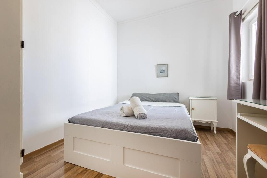 Spacious 3 Bedroom, 2 bathroom, Apt in Sliema view 5