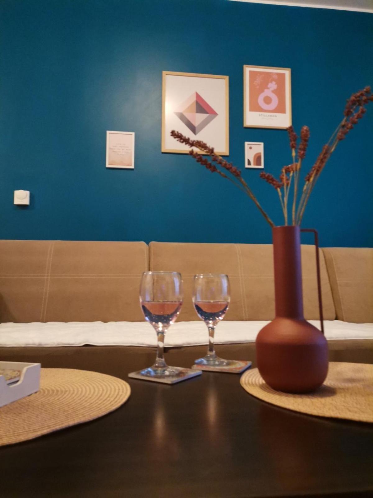 Apartment Blue eye