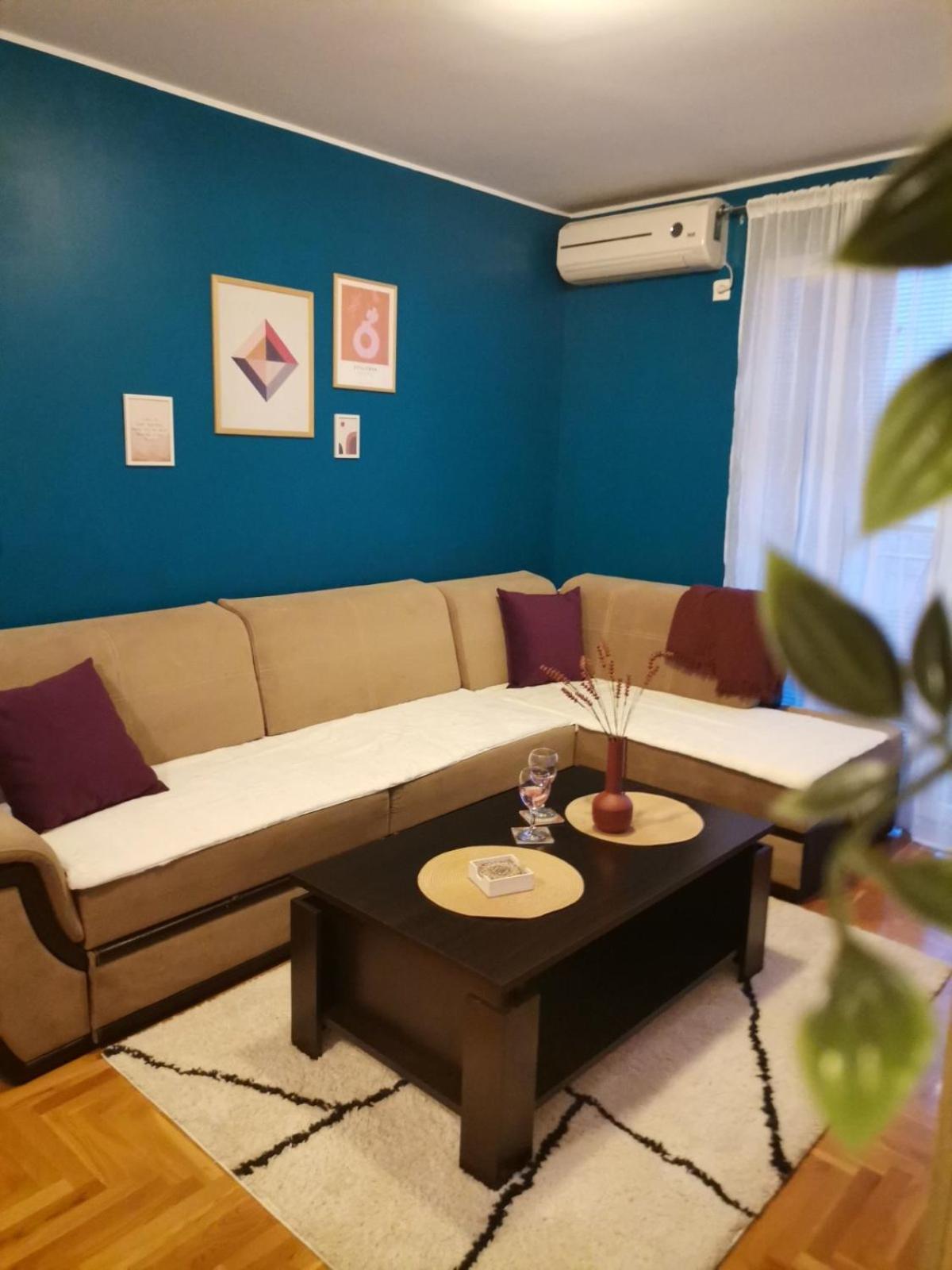Apartment Blue eye