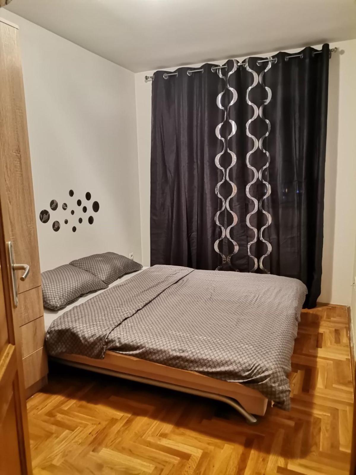 Apartment Blue eye