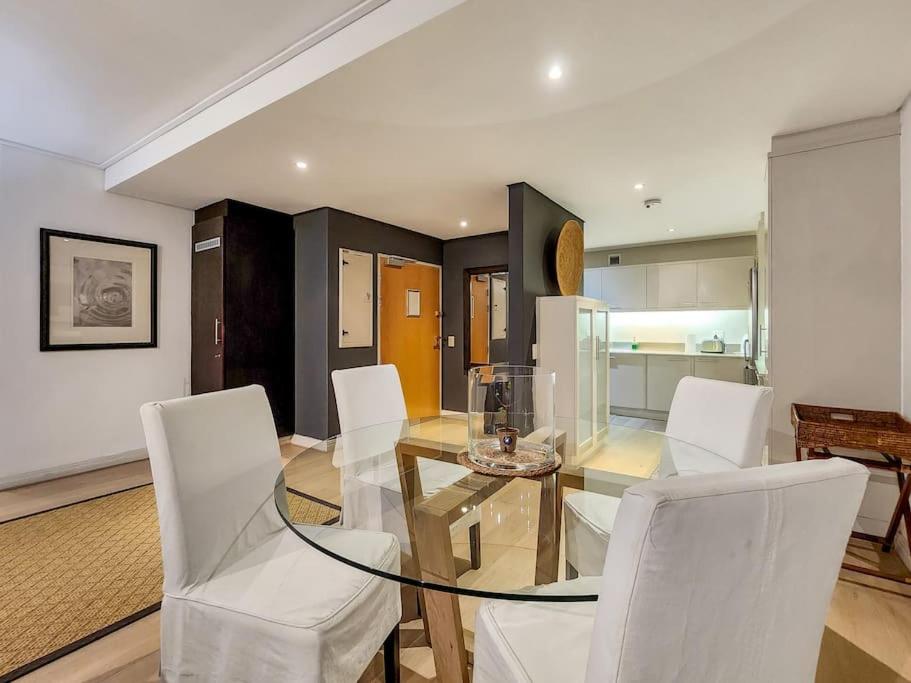 180 degree sea and mountain views from a luxury apartment!