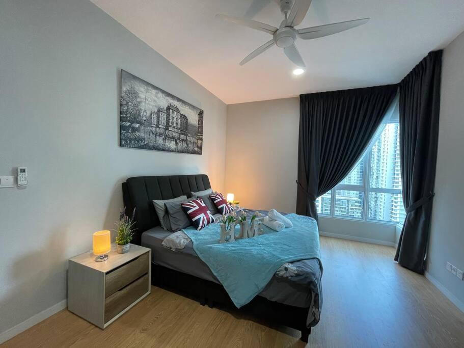 Inspirasi Mont Kiara 3 Rooms Balcony Free WIFI & Carpark By The Homez