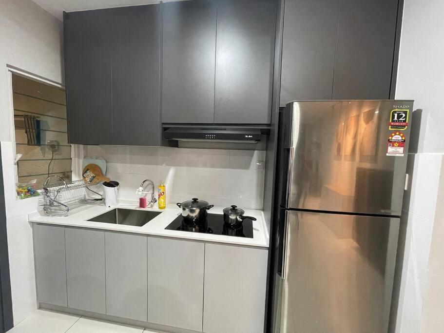 Inspirasi Mont Kiara 3 Rooms Balcony Free WIFI & Carpark By The Homez