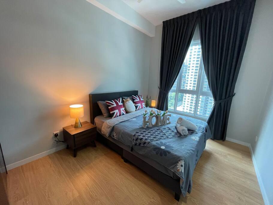 Inspirasi Mont Kiara 3 Rooms Balcony Free WIFI & Carpark By The Homez