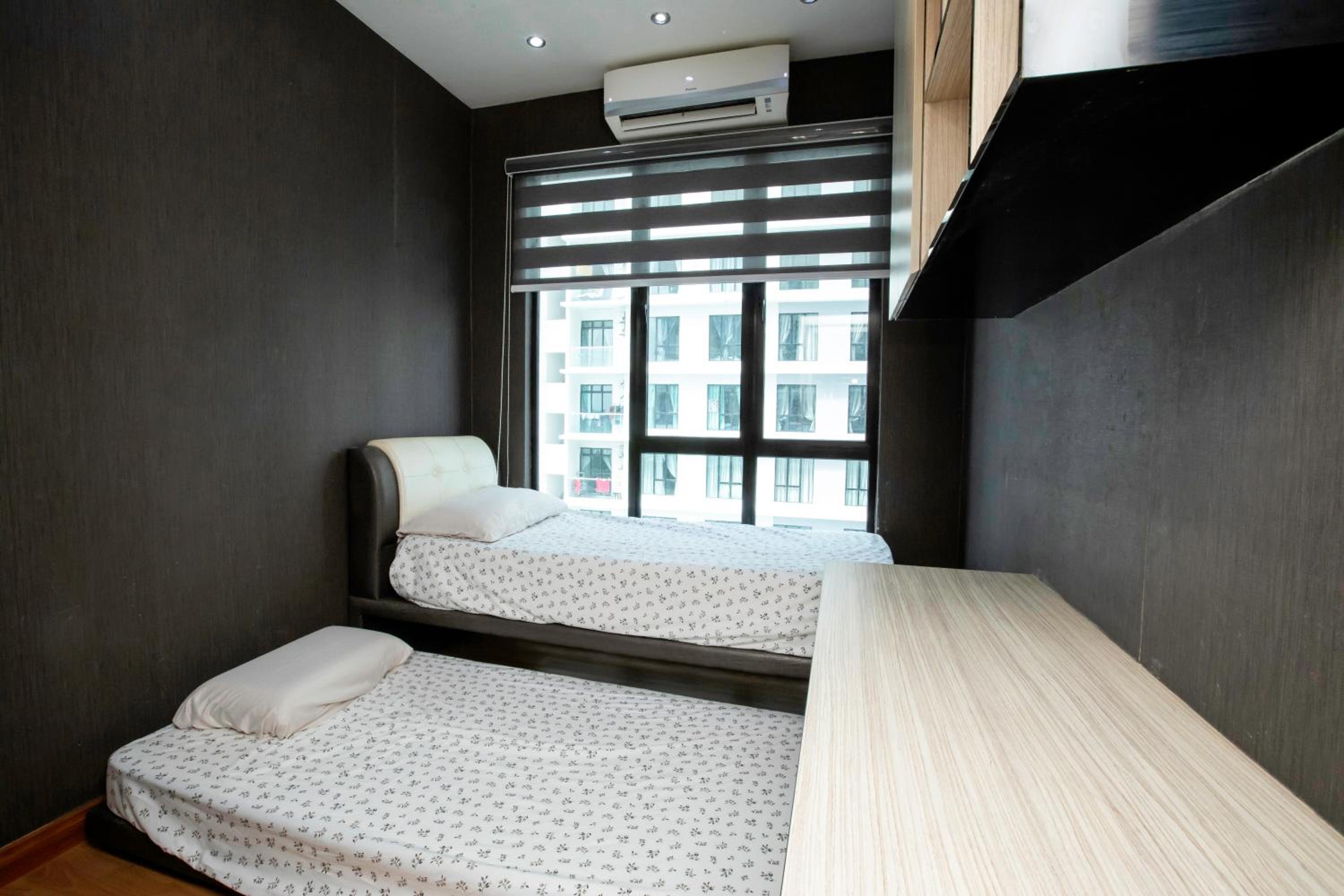 The Platino 2BR Paradigm Mall JB WIFI NETFLIX #Near Sutera Mall