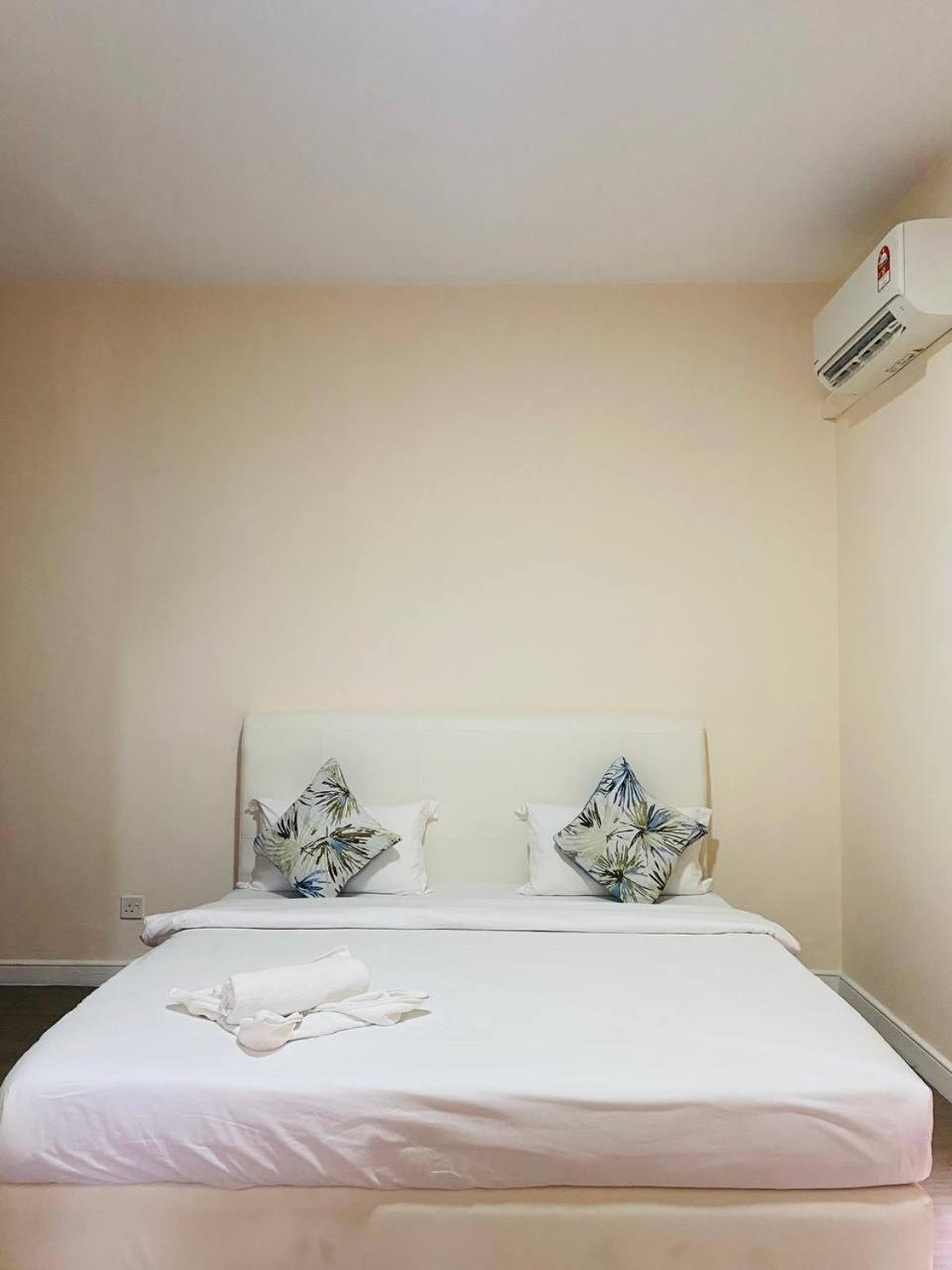 Marina Court The Town Homestay photo 5