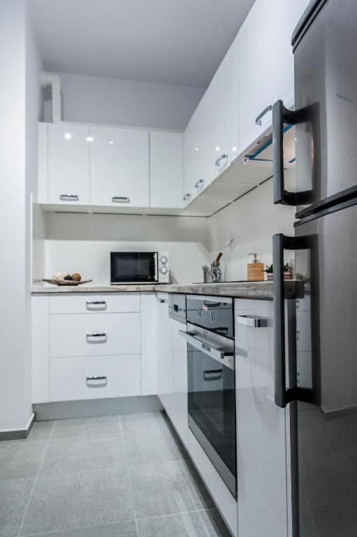 Golden Apartments Warsaw - Stylish & Sunny - Pereca Residence, City Center