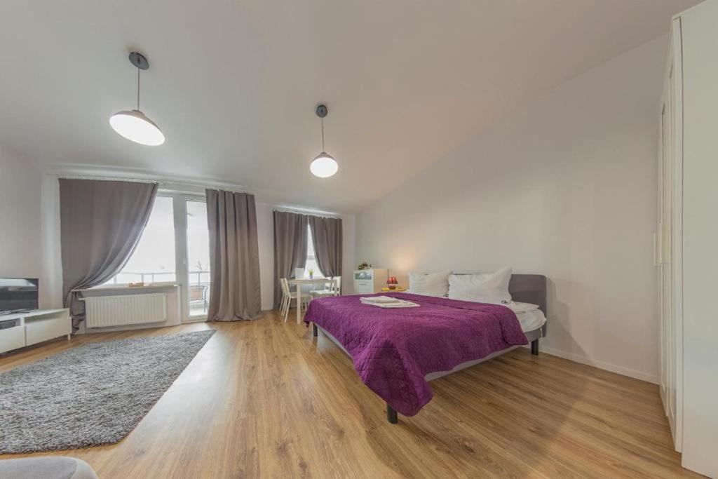 Golden Apartments Warsaw - Stylish & Sunny - Pereca Residence, City Center