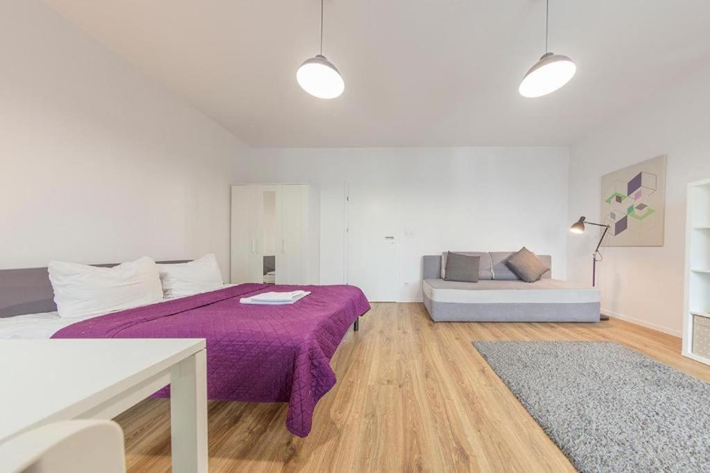 Golden Apartments Warsaw - Stylish & Sunny - Pereca Residence, City Center