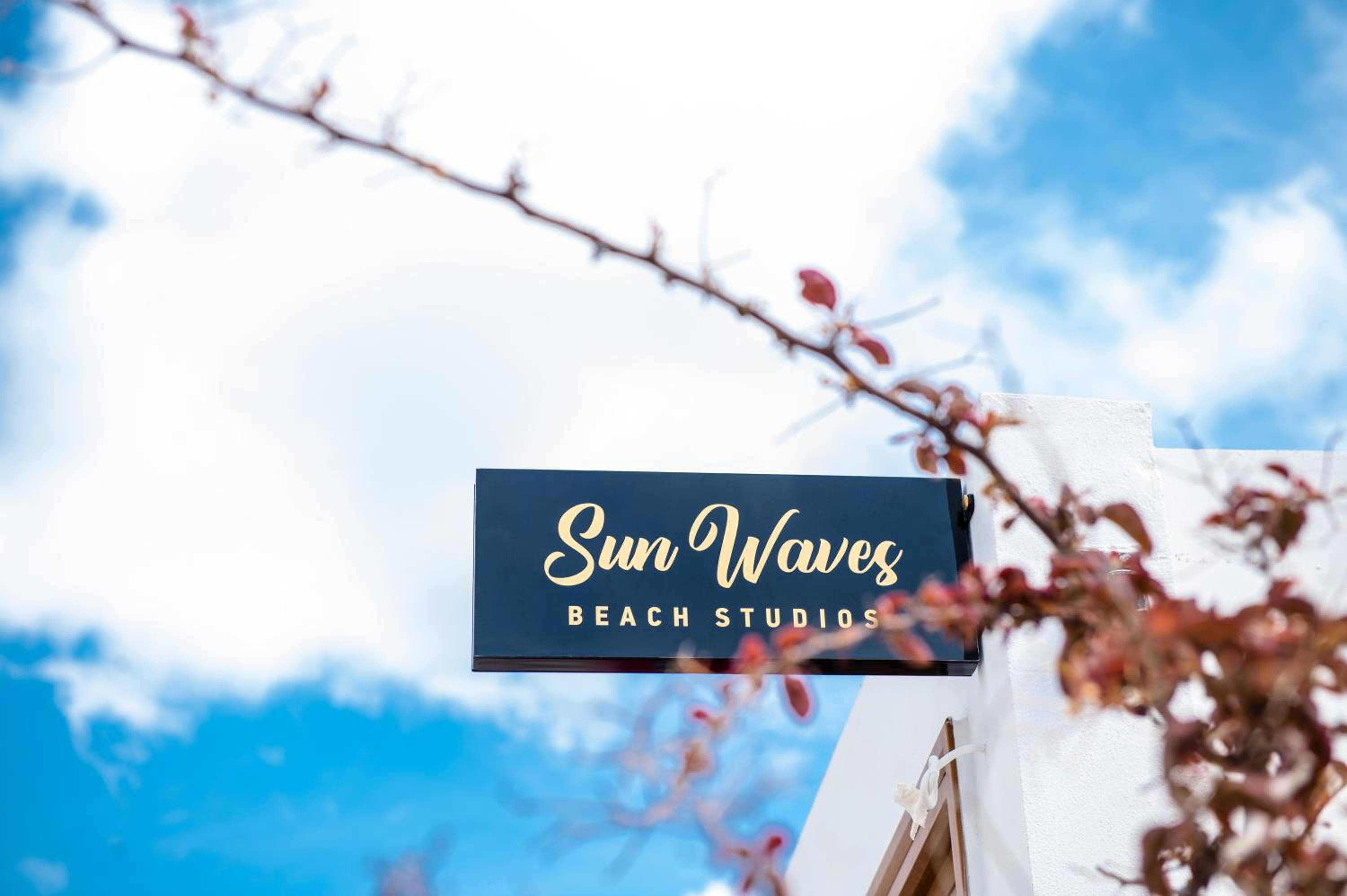 Sunwaves Beach studio I