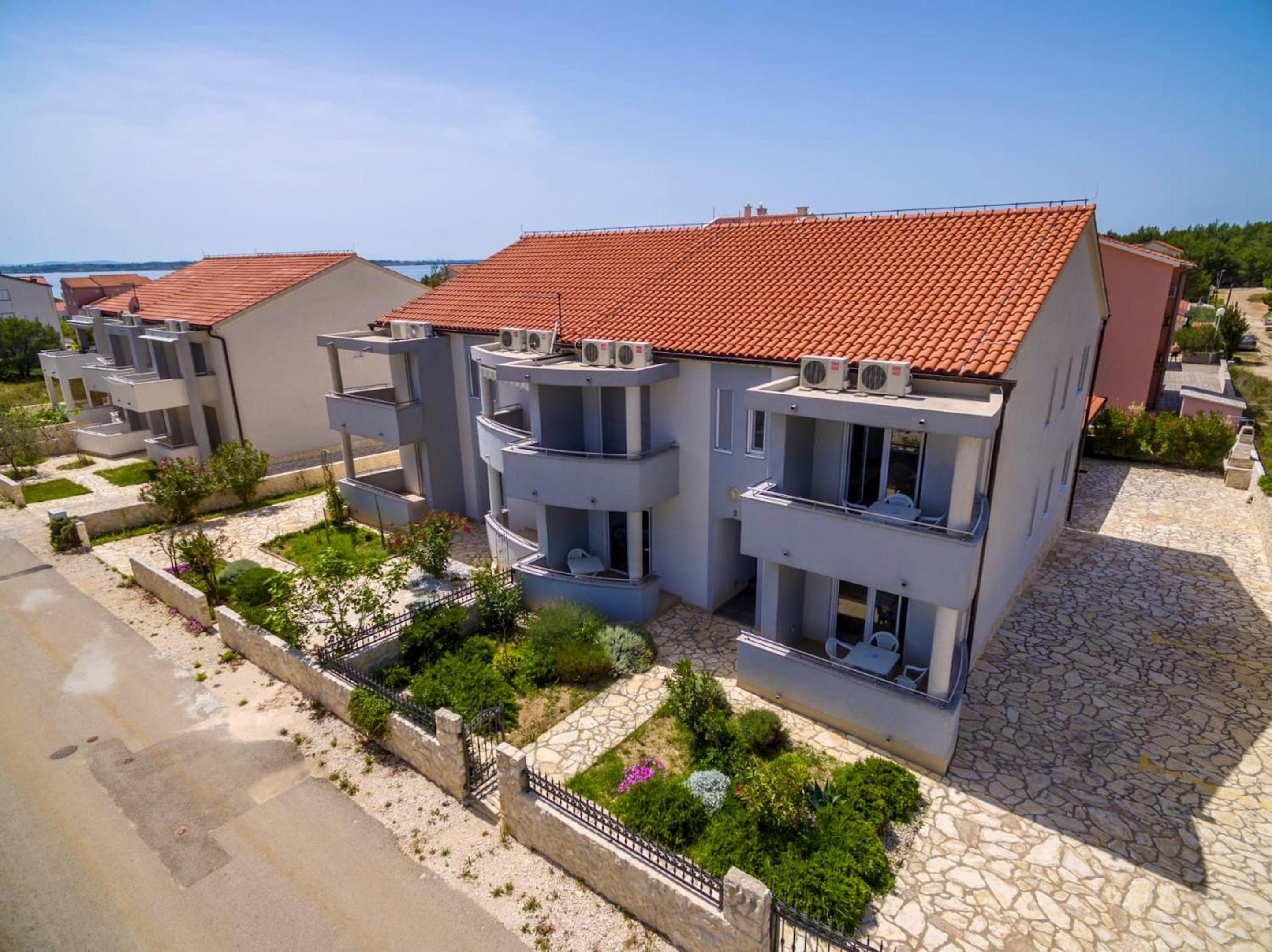 Modern Apartment in Vrsi, 45 m², spacious terrace