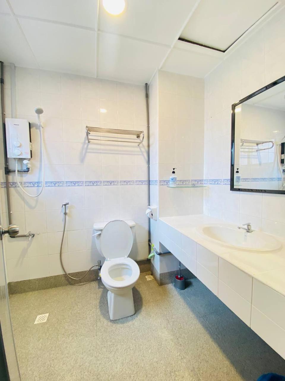 Marina Court The Town Homestay photo 8