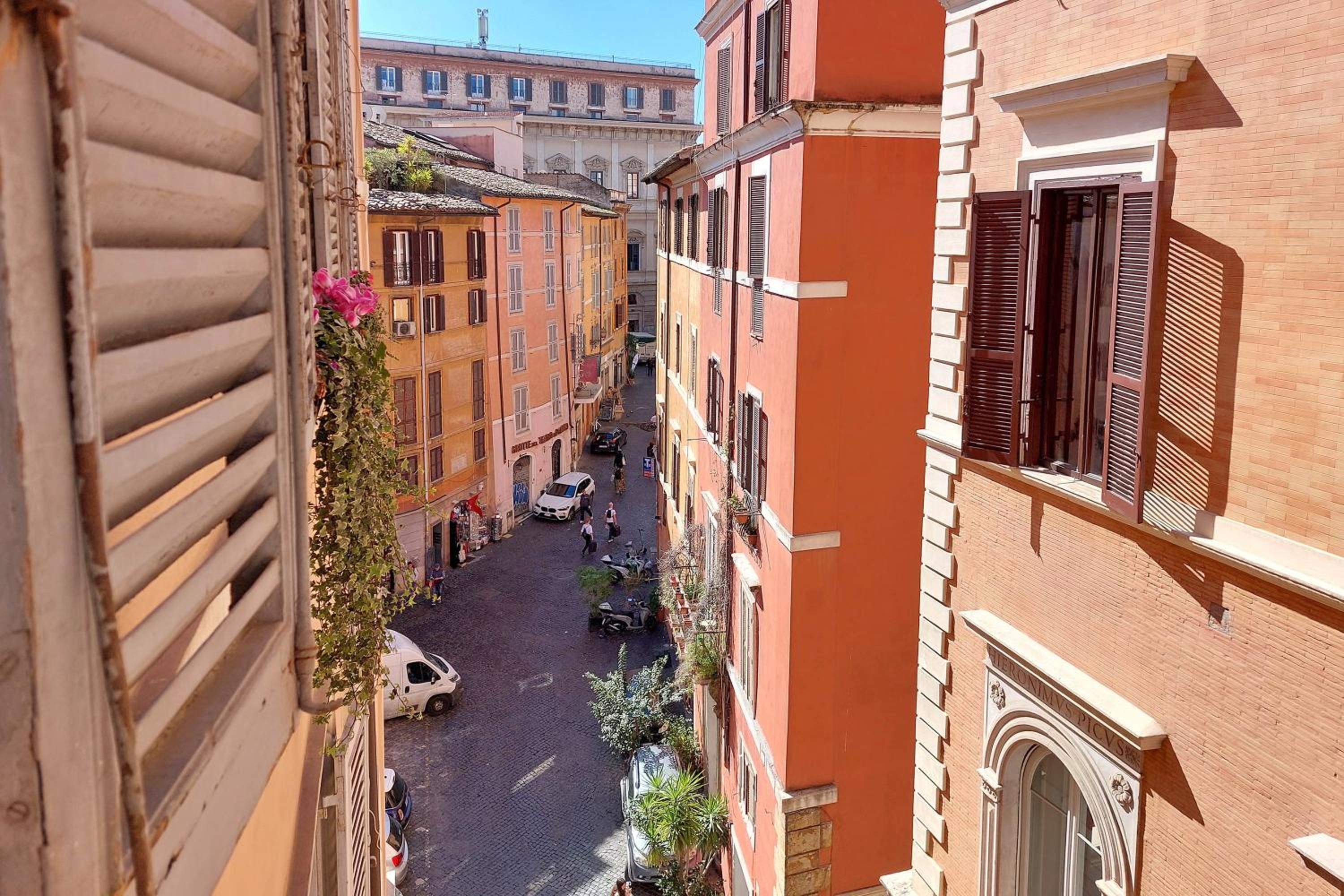 Dainty Suite Paradiso near Piazza Navona