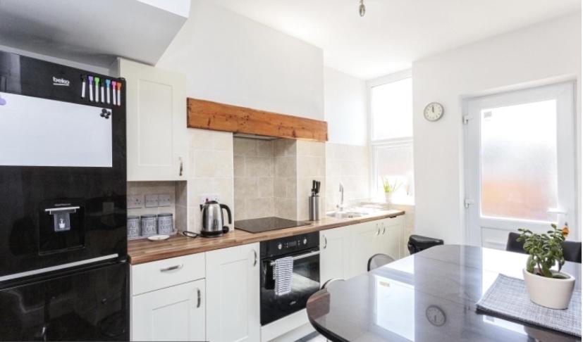 Blackpool Abode - Aurora view 3